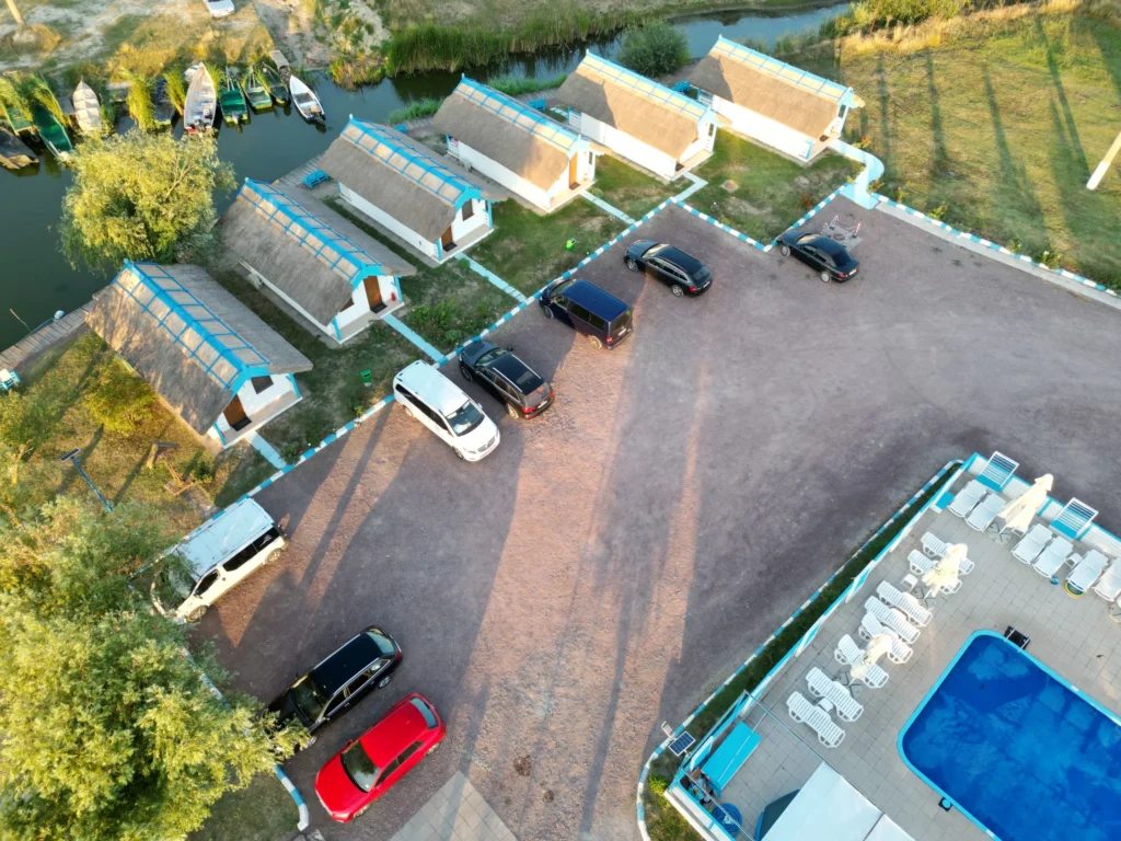 Malul Lacului Golovița la Casa Pescarilor Lunca, fotografie din dronă